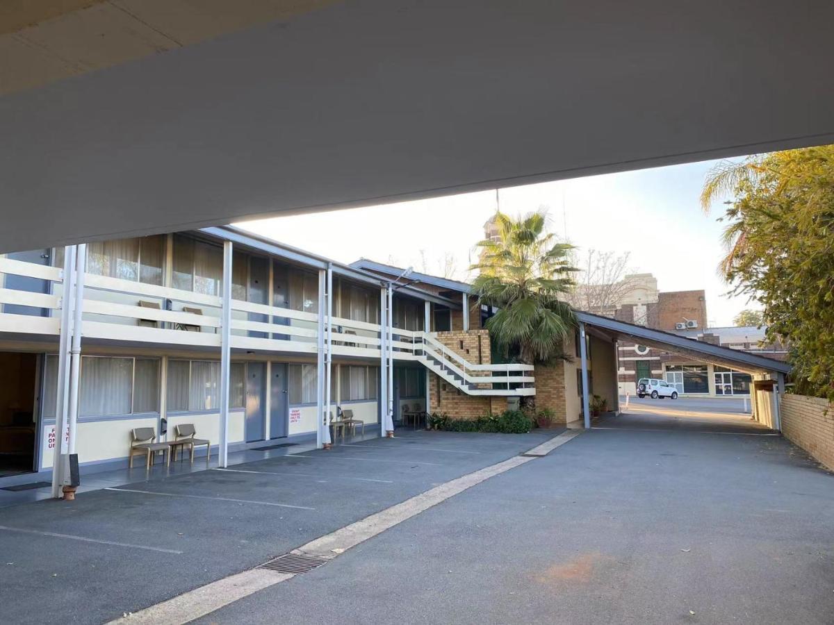 Gateway Motor Inn Narrandera Exterior photo