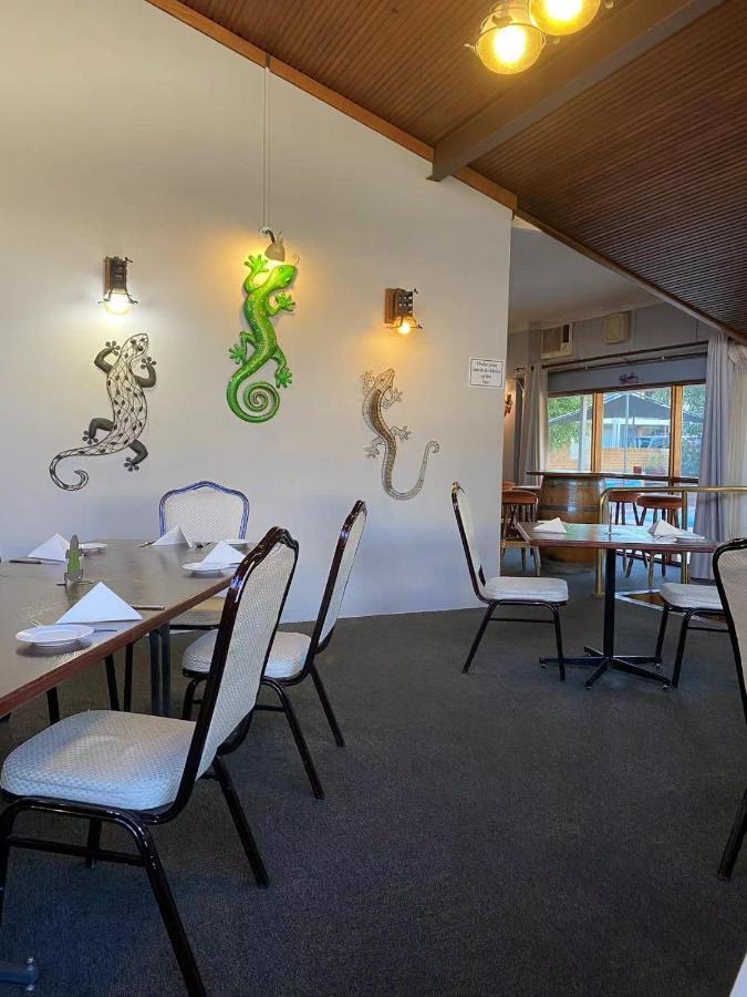 Gateway Motor Inn Narrandera Exterior photo